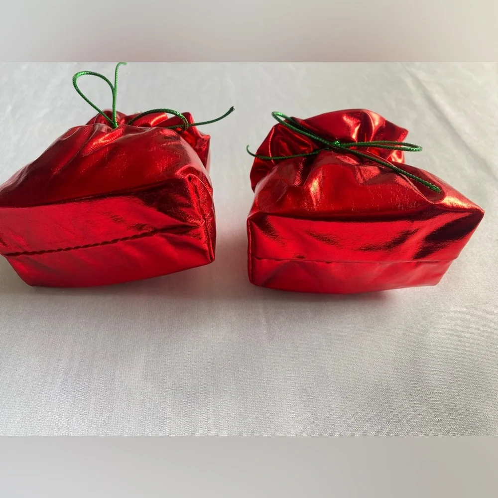 Set Of 2 Christmas tree‎ & gift in a shiny red sack Ornaments